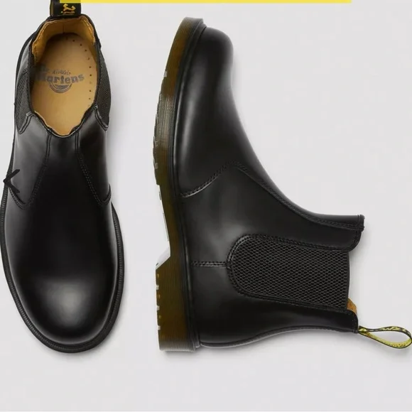 Black Leather DR. DOC MARTENS Chelsea Boots size 37 6 MARTEN bootie ankle - Picture 2 of 5